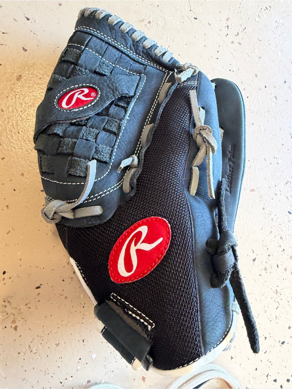 Rawlings Black & Gray Men's Baseball Glove Renegade 15 inches